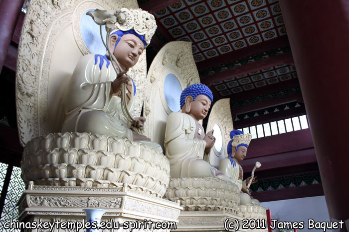Modern Vairocana Buddha and attendants